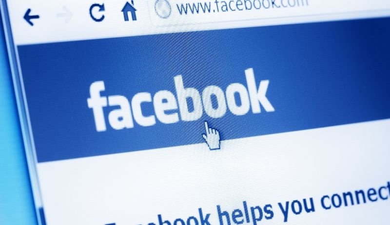 Facebook cuts Australia news